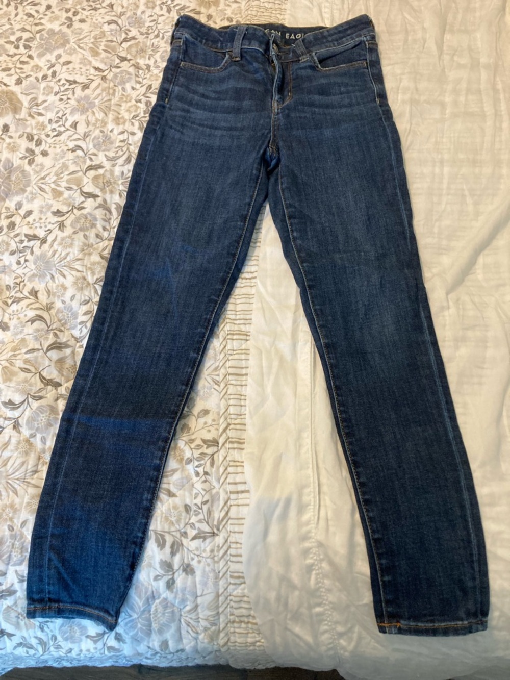 American Eagle Outfitters Skinny Jeans in Dark Blue Wash